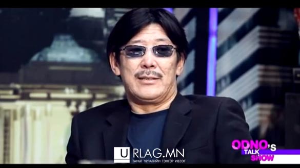 Жүжигчин Амбийг Памбий гэдэг байжээ